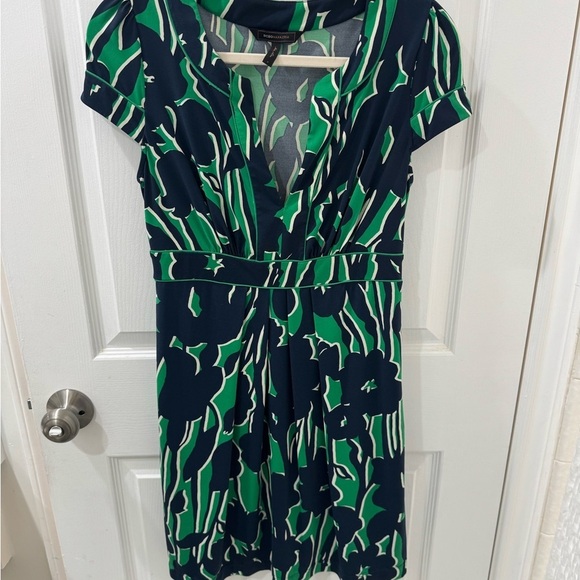 BCBGMaxAzria Dresses & Skirts - BCBGMaxAzria Navy and Green Floral Midi Dress Y2K Size S